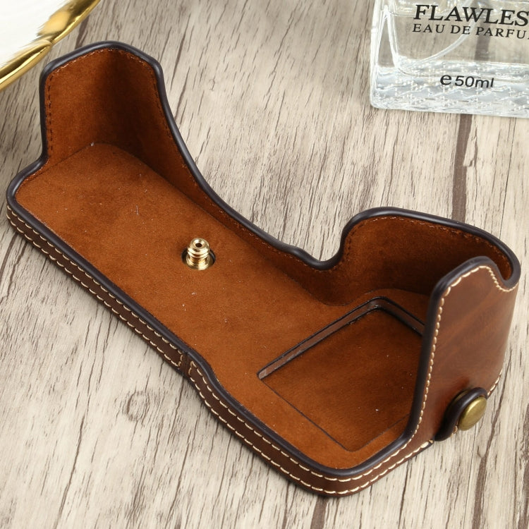 1/4 inch Thread PU Leather Camera Half Case Base for Sony ILCE-7RM4 / A7RM4 / A7R IV