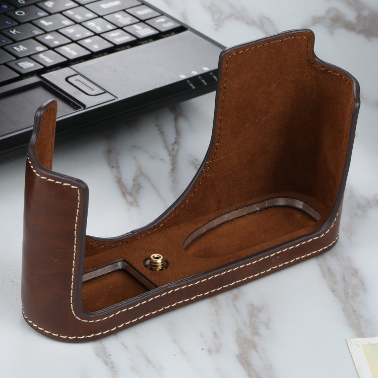 1/4 inch Thread PU Leather Camera Half Case Base for Leica Q2