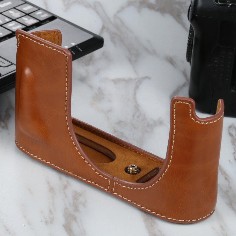 1/4 inch Thread PU Leather Camera Half Case Base for Leica Q2