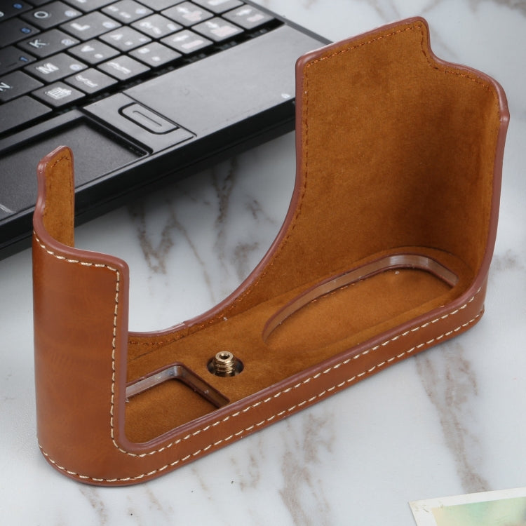 1/4 inch Thread PU Leather Camera Half Case Base for Leica Q2