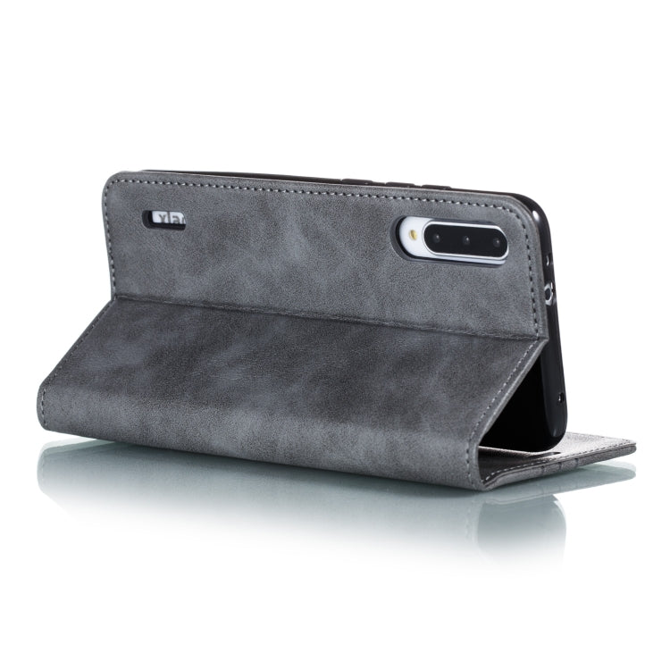 For Xiaomi Mi CC9e / Mi A3 Splicing Color Magnetic Hem Horizontal Flip Leather Case with Holder & Card Slots