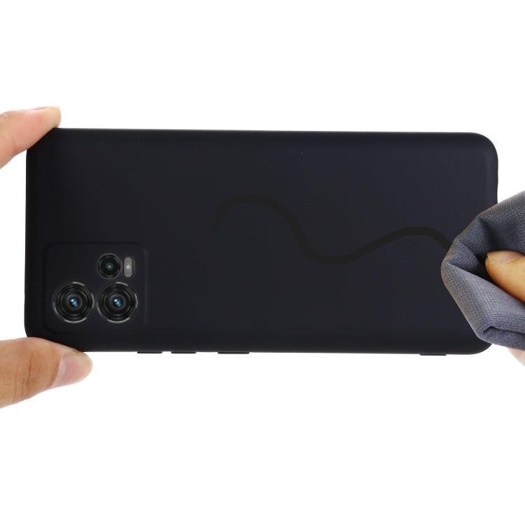 For Motorola Moto G72 Pure Color Liquid Silicone Shockproof Full Coverage Phone Case