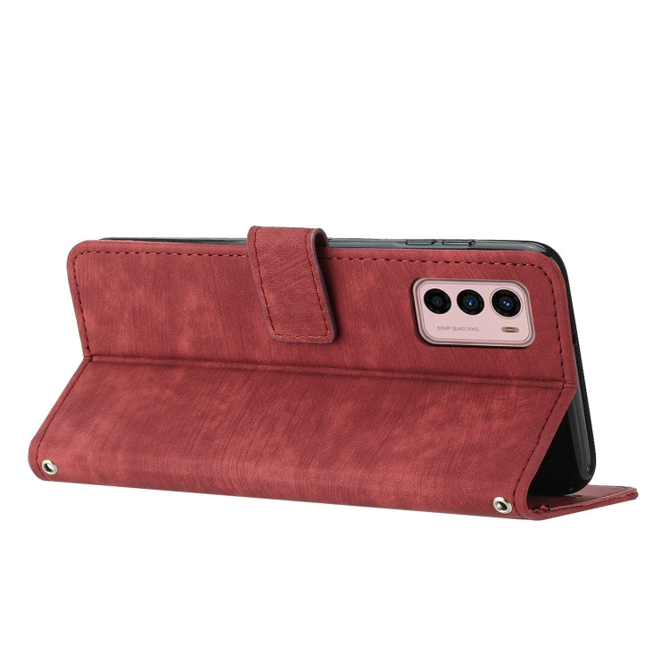 For Motorola Moto G42 Skin Feel Stripe Pattern Leather Phone Case with Lanyard