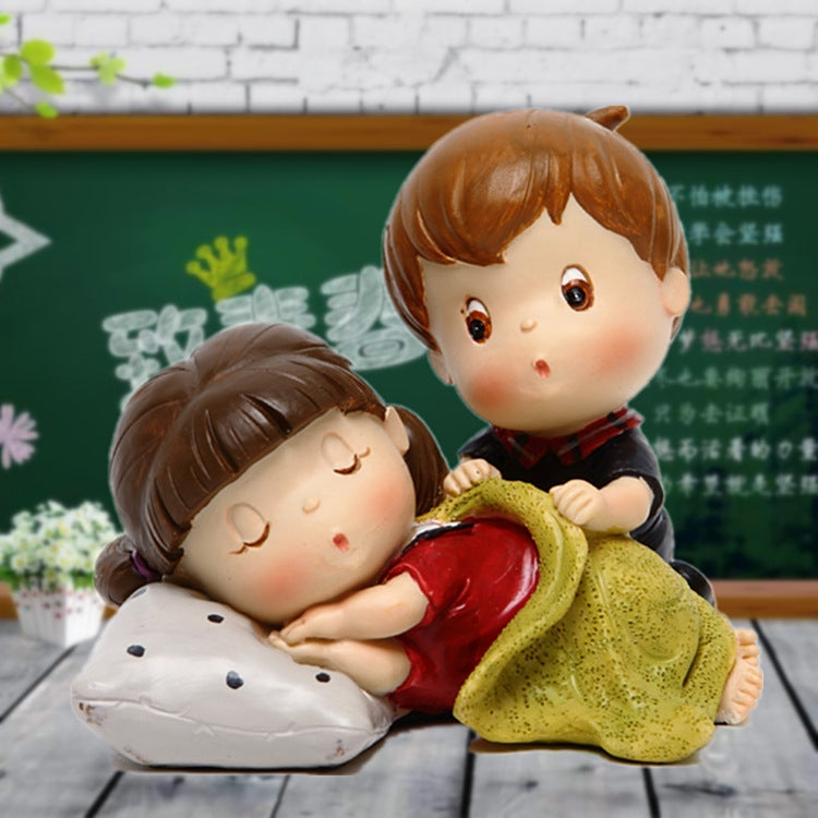 Resin Crafts Hatted Couple Lover Dolls Ornaments Room Car Decoration, Random Style Delivery