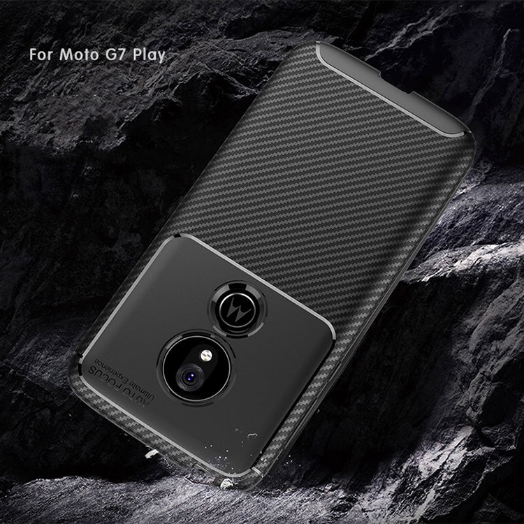 Beetle Series Carbon Fiber Texture Shockproof TPU Case for Motorola Moto G7 Play (US Version) (Brown)