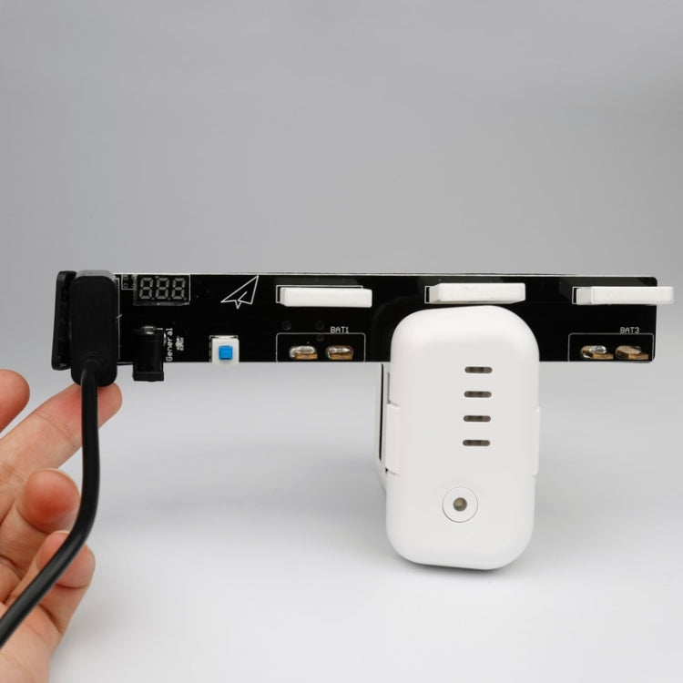 Quadcopter Battery Parrallel Charger Board Support 3 Pieces Batteries for DJI Phantom 3
