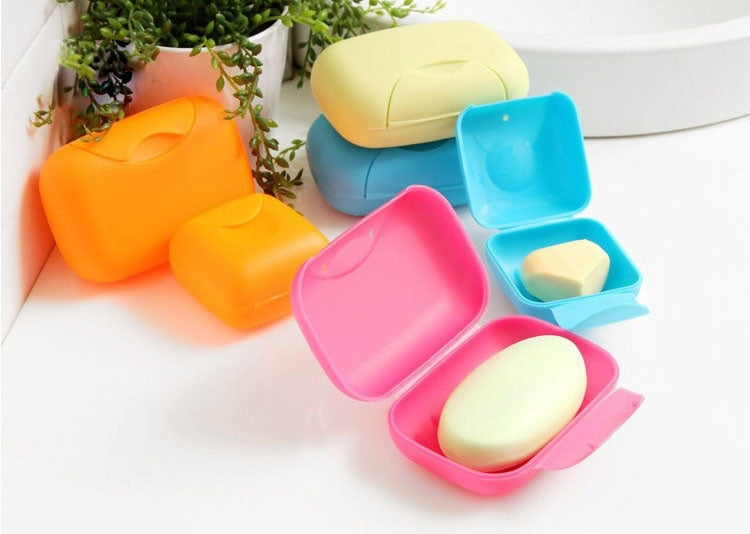 Creative Plastic Travel Soap Box with Cover and Lock, Small Size, Random Color Delivery