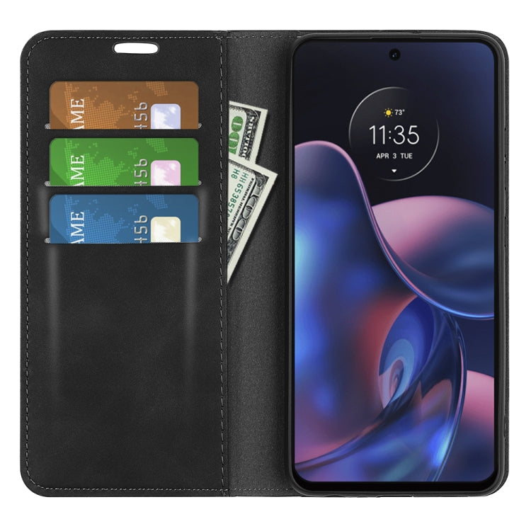 For Motorola Moto Edge 2022 Retro-skin Magnetic Suction Leather Phone Case