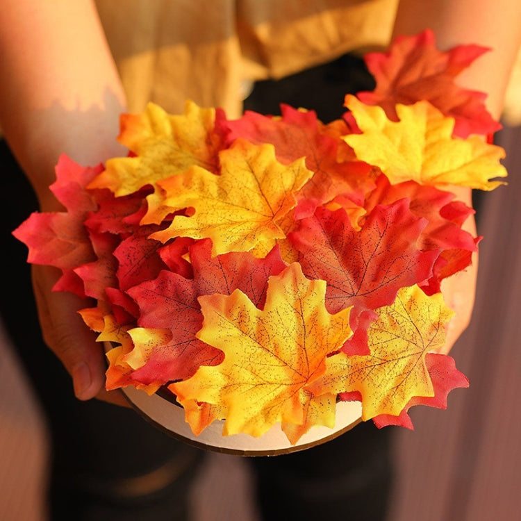 100 PCS Artificial Maple Leaves Artificial Plants Weddings Events Decoration, Random Color Delivery