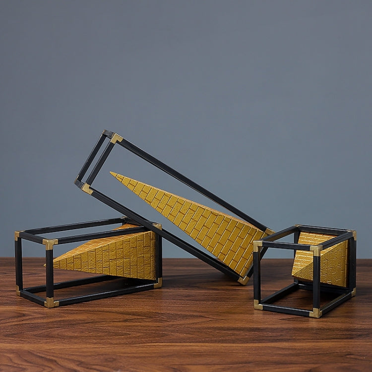 Resin Crafts Pyramid Model Ornaments Home Porch Study Desk Furnishings, Size: Small