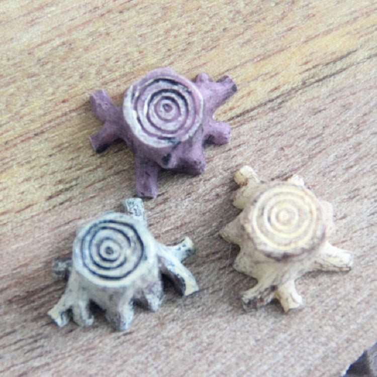 2 PCS Resin Small Stump Creative Tree Pier Micro Landscape Accessories, Random Color Delivery
