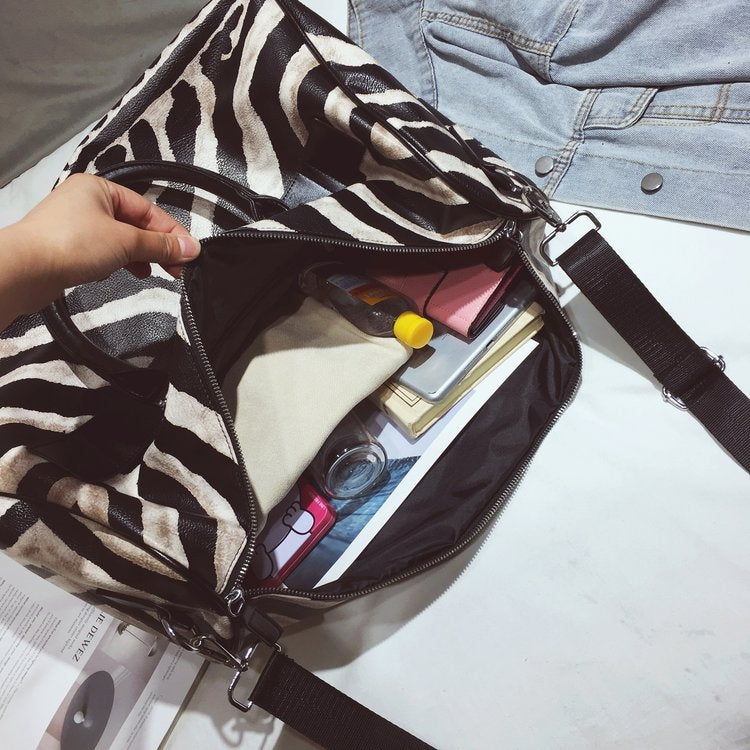 Large Capacity PU Leather Casual Travel Handbags Single Shoulder Bag, Size: L (Black)