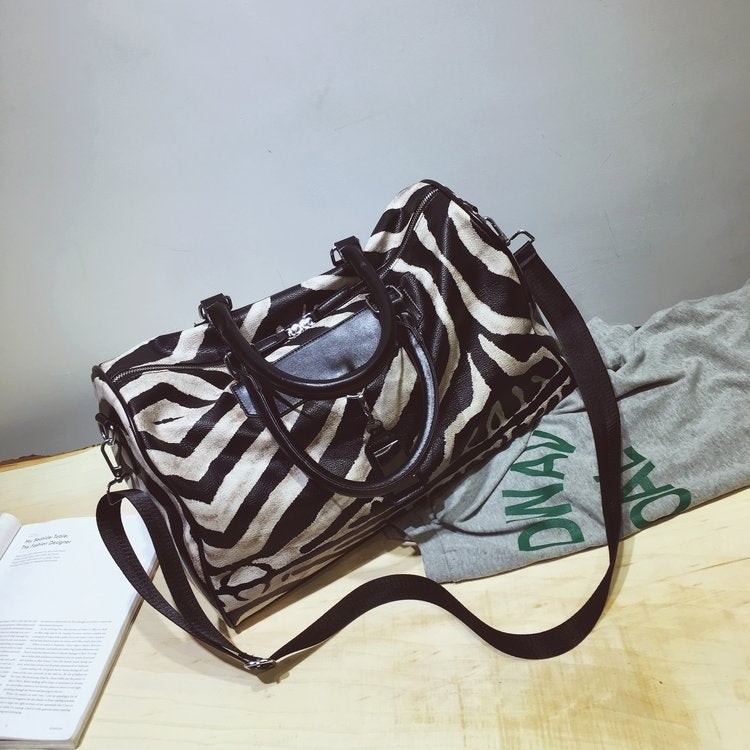 Large Capacity PU Leather Casual Travel Handbags Single Shoulder Bag, Size: S (Black)