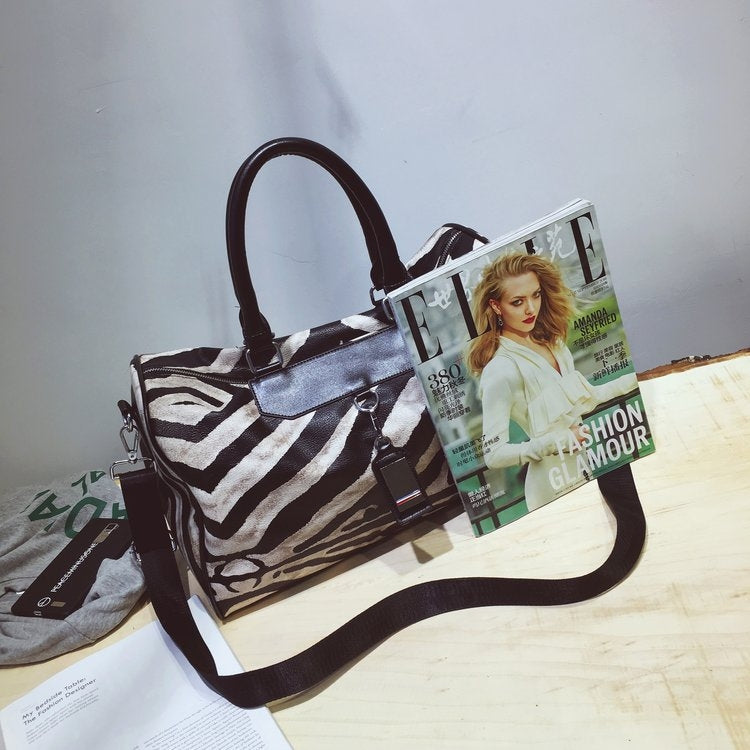 Large Capacity PU Leather Casual Travel Handbags Single Shoulder Bag, Size: S (Black)