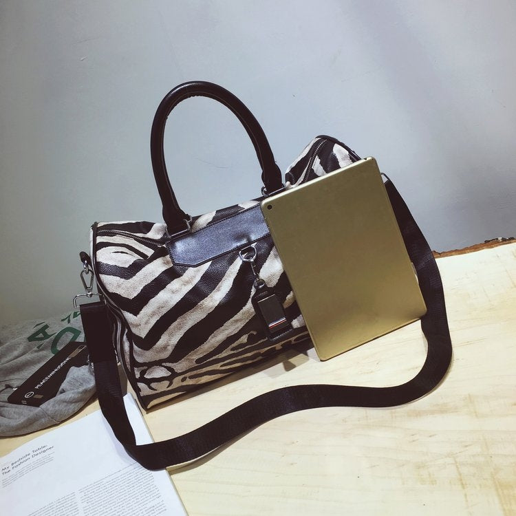 Large Capacity PU Leather Casual Travel Handbags Single Shoulder Bag, Size: S (Black)