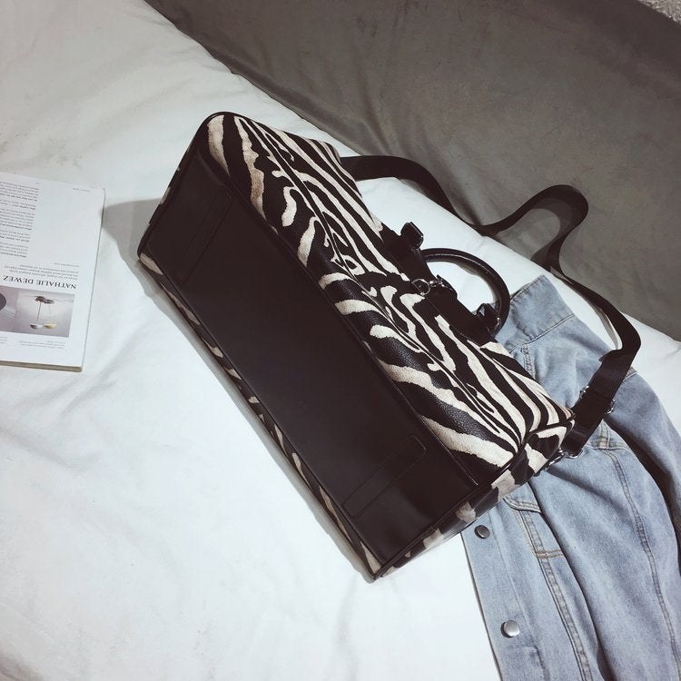 Large Capacity PU Leather Casual Travel Handbags Single Shoulder Bag, Size: S (Black)