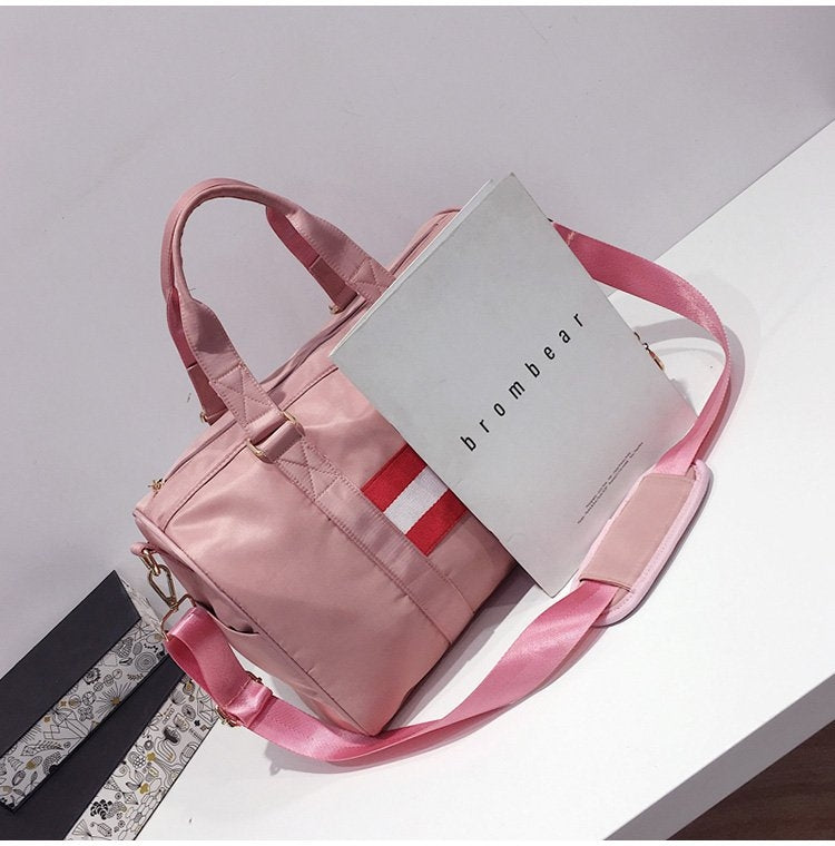 Nylon Shoulder Travel Bag Leisure Sport Handbag with Shoes Socket