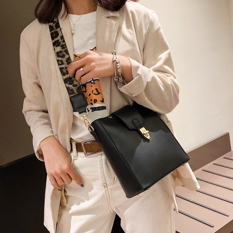 2 in 1 Bucket Bag Fashion Shoulder Bag Ladies Messenger Bag Handbag with Leopard Print Shoulder Strap