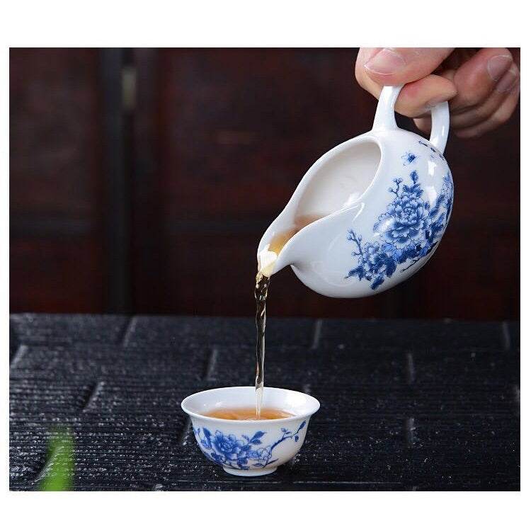 11 in 1 Kung Fu Tea Complete Set Blue And White Porcelain Cups Ceramic Cover Bowl Travel Teaware Set with 8 Tea Cups