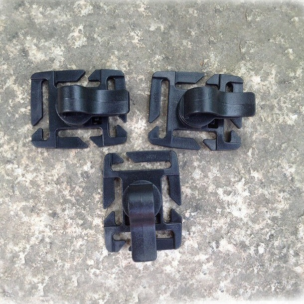 3PCS Tube Clip Gear Water Pipe Hose Clamp Backpack Molle Carabiner Buckle