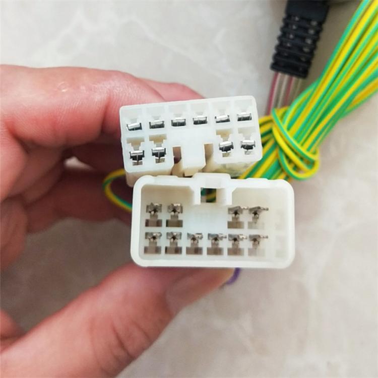 10 Pin + 6 Pin High to Low Line Output Converter with Remote Turn-On Cable for Toyota / Subaru / Scion / Lexus  - White