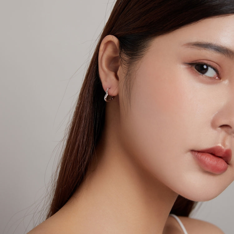 S925 Sterling Silver Heart-shaped Hollow Ear Stud Women Earrings