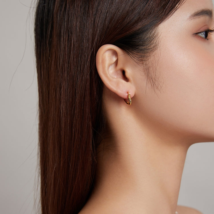 S925 Sterling Silver Heart-shaped Hollow Ear Stud Women Earrings