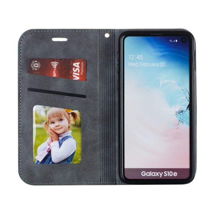 For Galaxy S10e Splicing Color Magnetic Hem Horizontal Flip Leather Case with Holder & Card Slots