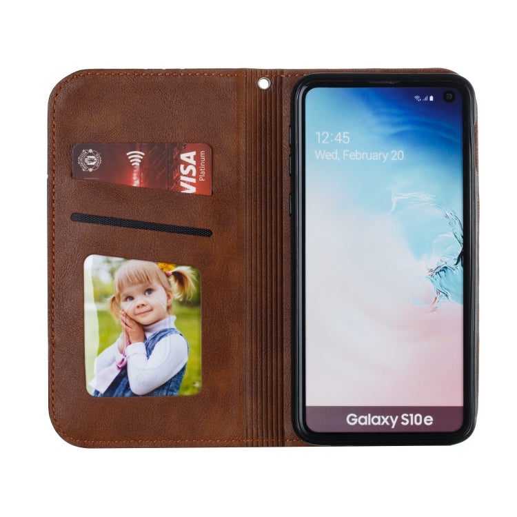 For Galaxy S10e Splicing Color Magnetic Hem Horizontal Flip Leather Case with Holder & Card Slots