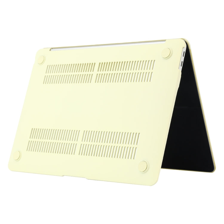 Cream Style Laptop Plastic Protective Case For MacBook Pro 16.2 inch A2485 2021