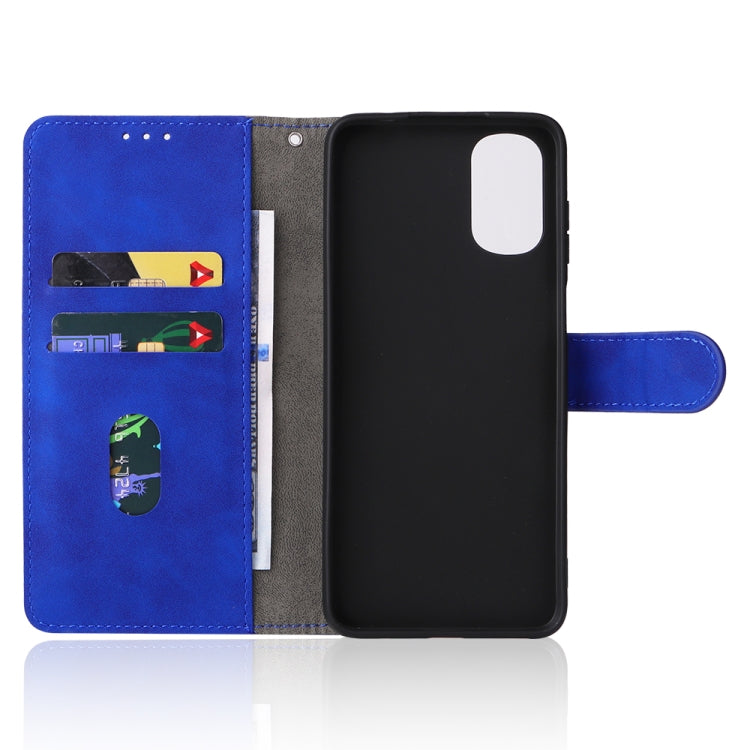 For Motorola Moto G22 Skin Feel Magnetic Buckle Calf Texture PU Phone Case
