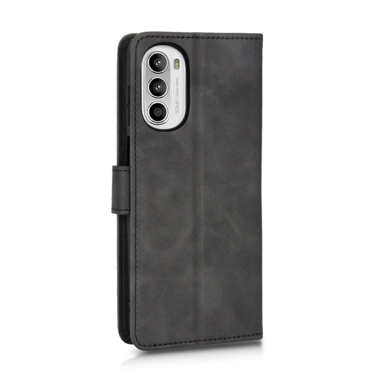For Motorola Moto G52 Skin Feel Magnetic Flip Leather Phone Case
