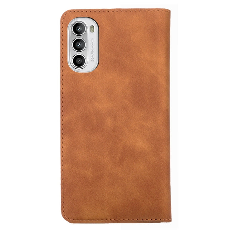 For Motorola Moto G52 4G/G82 5G Skin Feel Magnetic Horizontal Flip Leather Phone Case
