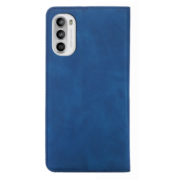 For Motorola Moto G52 4G/G82 5G Skin Feel Magnetic Horizontal Flip Leather Phone Case