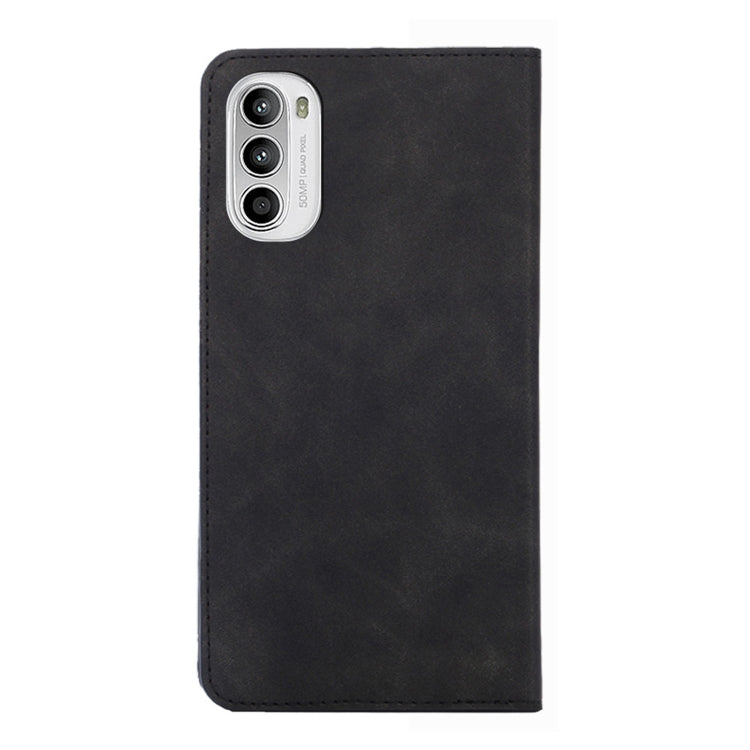 For Motorola Moto G52 4G/G82 5G Skin Feel Magnetic Horizontal Flip Leather Phone Case