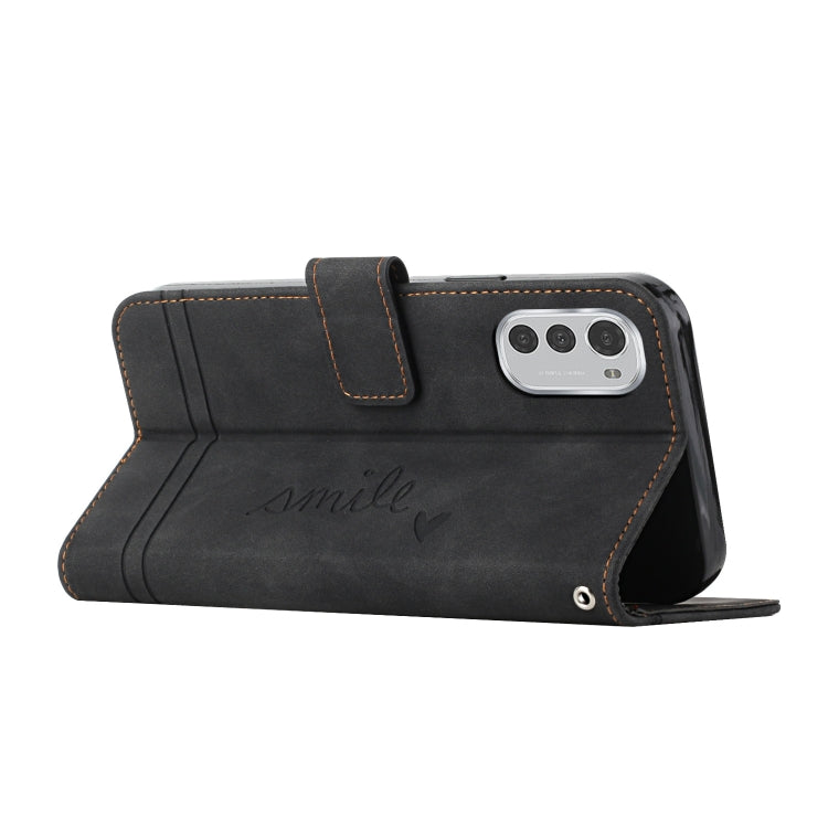 For Motorola Moto E32 Retro Skin Feel Horizontal Flip Leather Phone Case