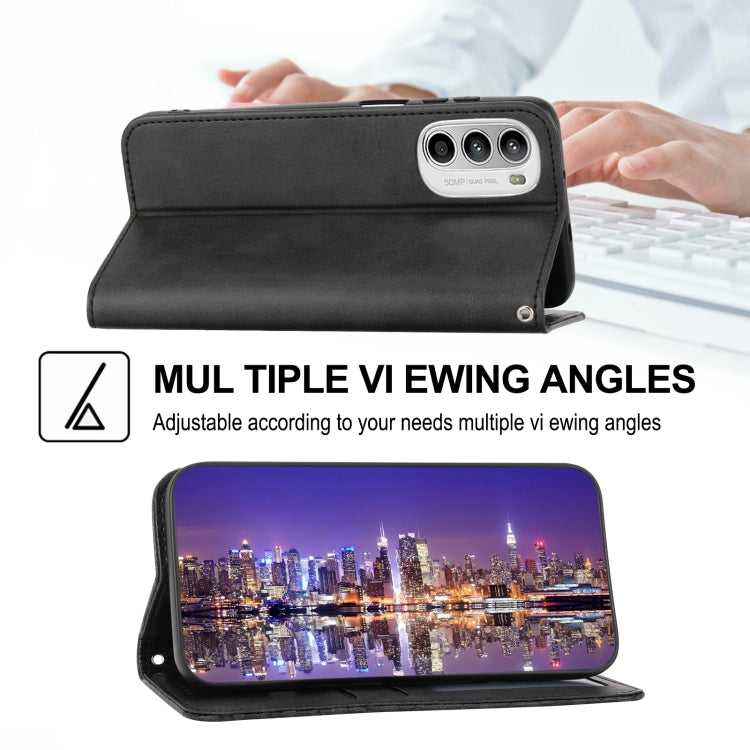 For Motorola Moto G52 4G / G82 5G / G71S Cubic Grid Calf Texture Magnetic Closure Leather Phone Case