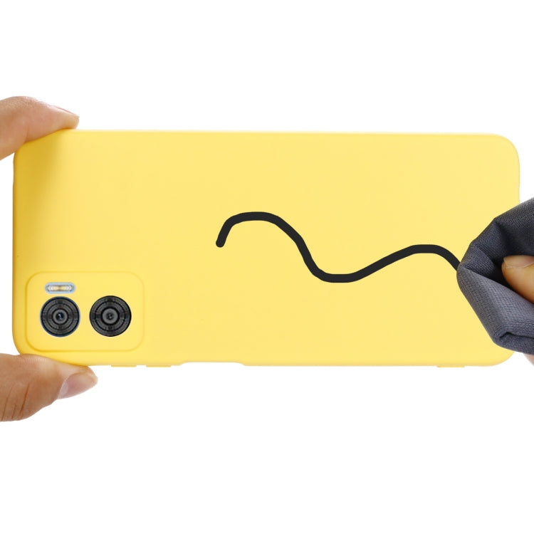For Motorola Moto E22 / E22i Pure Color Liquid Silicone Shockproof Phone Case