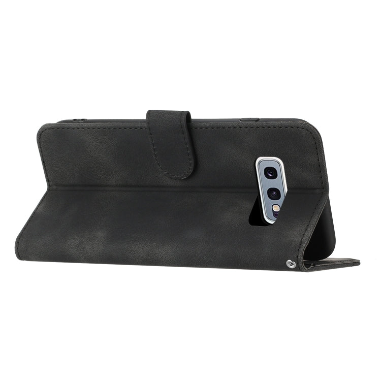 For Samsung Galaxy S10e Heart Pattern Skin Feel Leather Phone Case