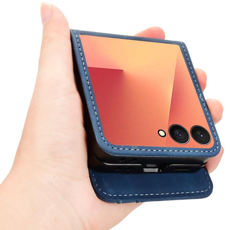 For Samsung Galaxy Z Flip7 5G Skin-feeling Half-split External Card Slot Folding Phone Case