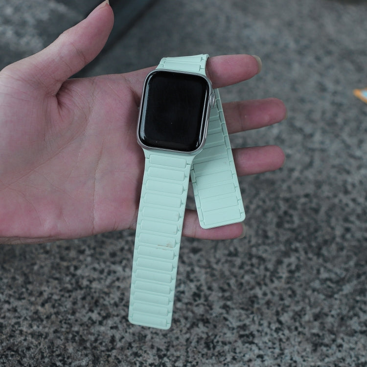 For Apple Watch SE 2022 40mm Magnetic Loop Silicone Watch Band
