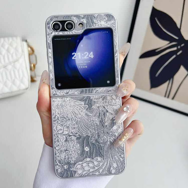 For Samsung Galaxy Z Flip6 / Flip7 FE Embroidery Style Full Coverage Phone Case