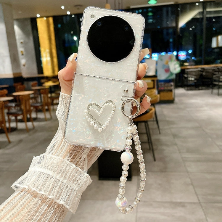 For ZTE nubia Flip Pearlescent Shell Texture Heart Pattern Phone Case with Bracelet
