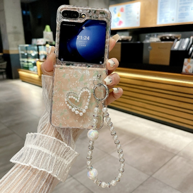 For Samsung Galaxy Z Flip5 Pearlescent Shell Texture Heart Pattern Phone Case with Bracelet