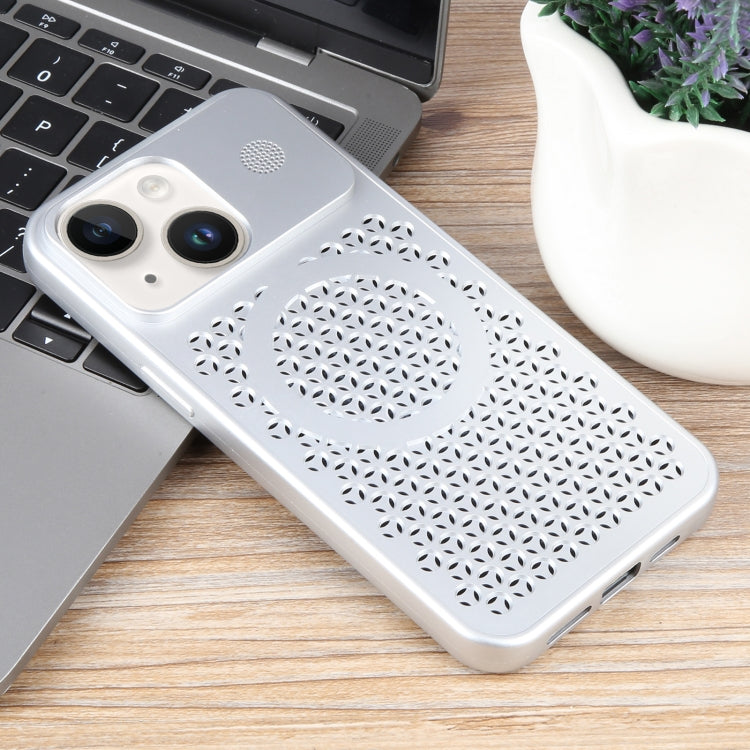 For iPhone 15 Plus Pure Color Honeycomb Aromatherapy MagSafe Phone Case