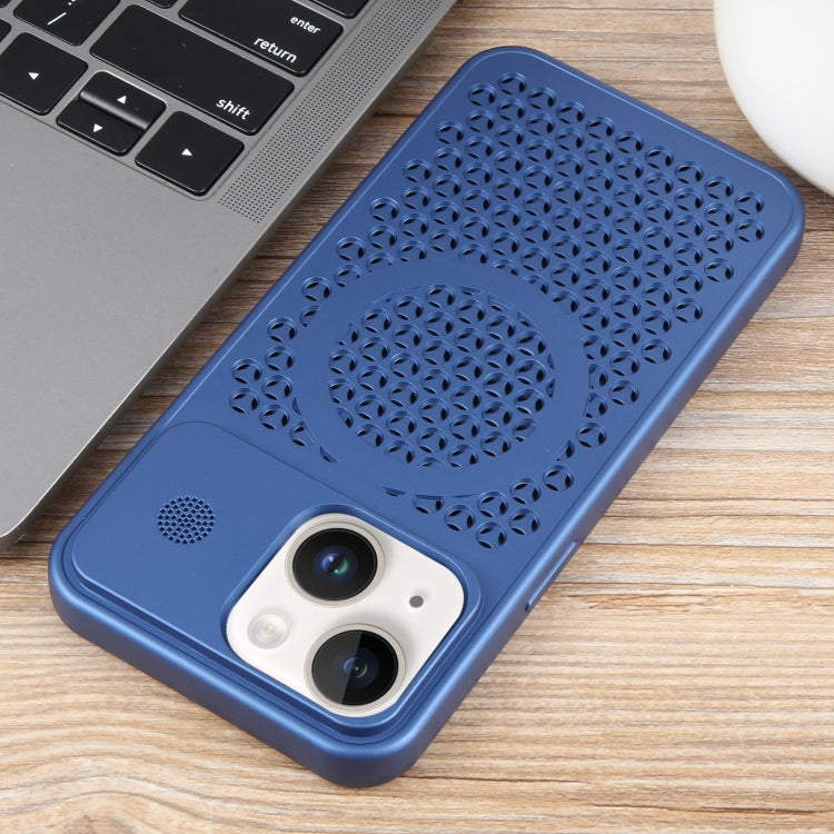 For iPhone 15 Plus Pure Color Honeycomb Aromatherapy MagSafe Phone Case