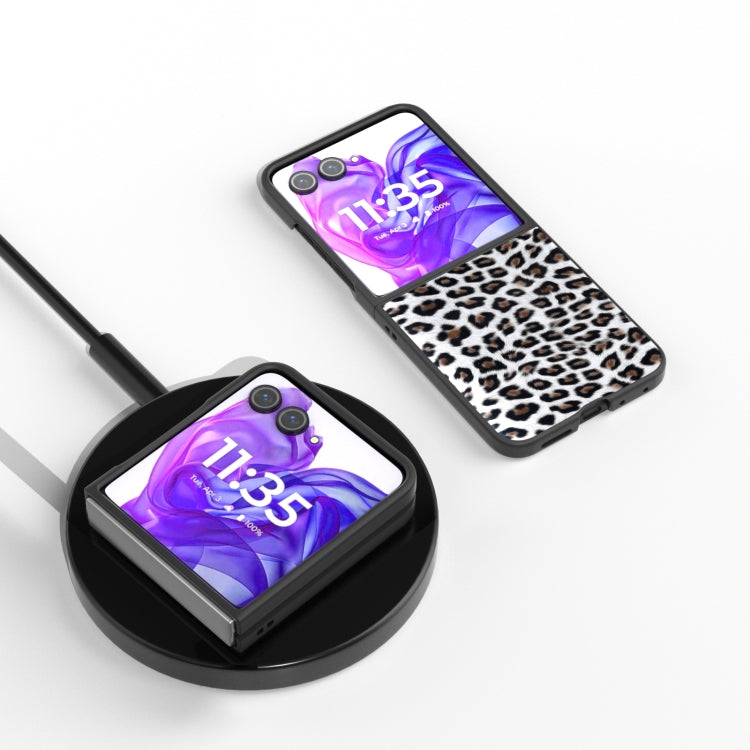 For Motorola Razr 50 Ultra Black Edge Leopard Phone Case