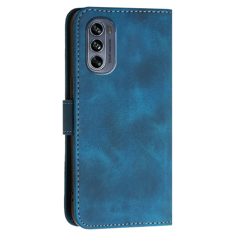 For Motorola Moto G62 5G Grid Butterfly Embossed Pattern Leather Phone Case with Lanyard