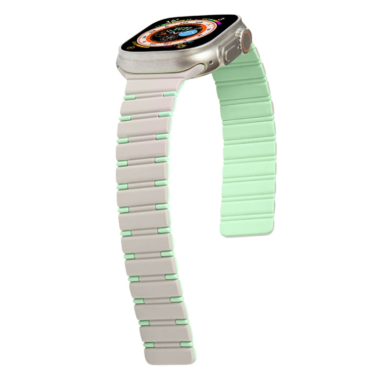For Apple Watch Ultra 2 49mm Two-color Magnetic Silicone Watch Band