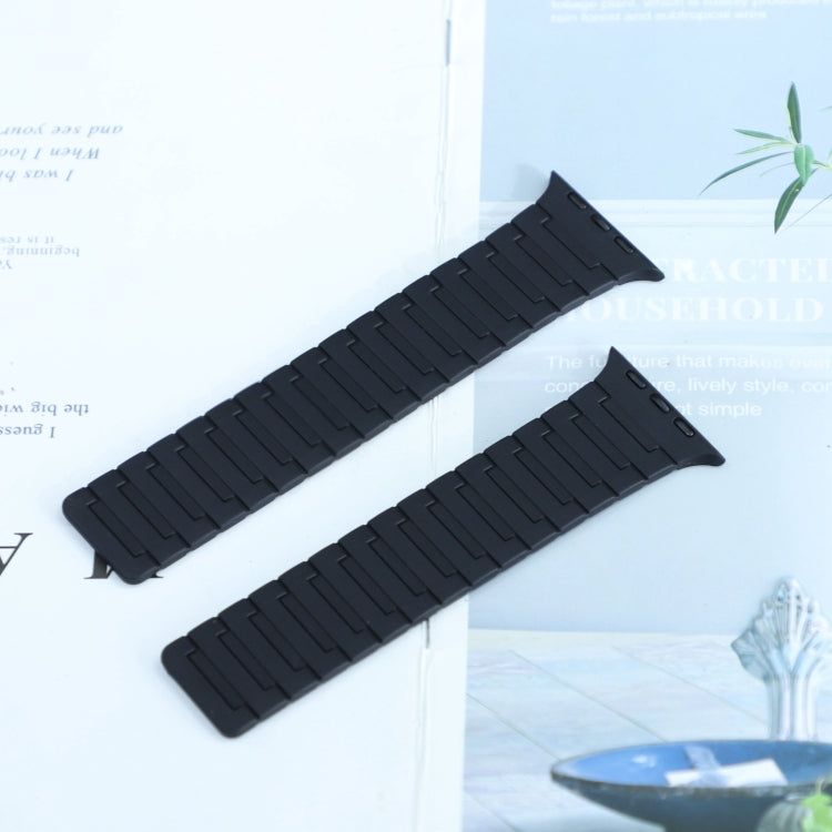For Apple Watch Series 9 41mm Magnetic Silicone Watch Band